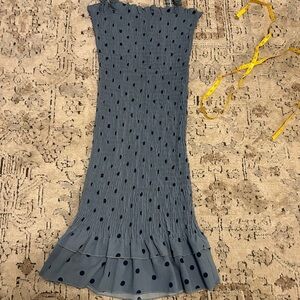 Woman’s dress size large